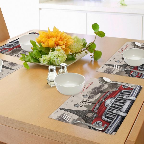 Tovagliette Retrò Abakuhaus, Paesaggio Urbano Europeo Di Parigi Con Vecchia Auto Mousque E Silhouette Della Torre Eiffel, Tiscjdeco In Tessuto Resistente Al Lavaggio Per La Sala Da Pranzo E La Cucina, Crema Grigio Rosso-image