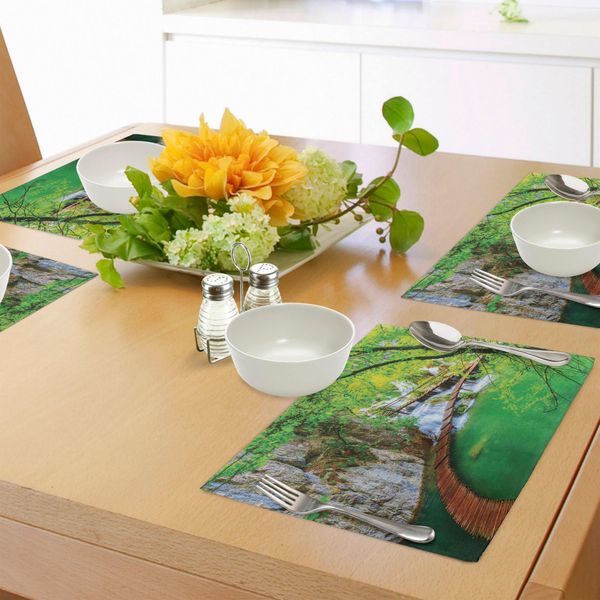 Tovagliette Abakuhaus Con Motivo Cascata, Percorso A Cascata Sul Lago Attraverso La Cascata E Le Colline, Tema Idilliaco Ispirato Alla Natura, Tiscjdeco In Tessuto Resistente Al Lavaggio Per La Sala Da Pranzo E La Cucina, Verde Grigio-image