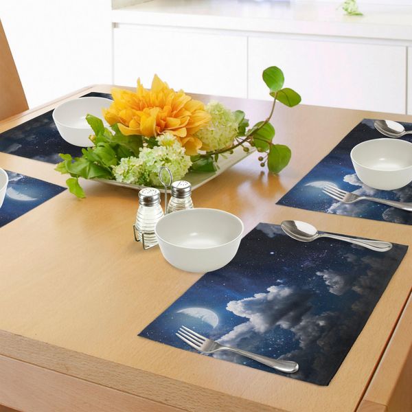 Tovagliette Abakuhaus Wolken, Celestial Solar Notte Scena Stelle Luna E Nuvole Cielo In Tema Cosmos, Tiscjdeco In Tessuto Resistente Al Lavaggio Per Sala Da Pranzo E Cucina, Blu Scuro Bianco-image