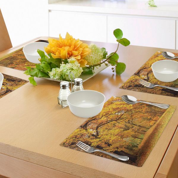Tovagliette Abakuhaus Wald, Caldo Paesaggio Autunnale Con Foglie Di Acero Pallide Nella Foresta, Stagione Novembrina Woodlands, Tiscjdeco In Tessuto Resistente Al Lavaggio Per Sala Da Pranzo E Cucina, Arancione Marrone-image