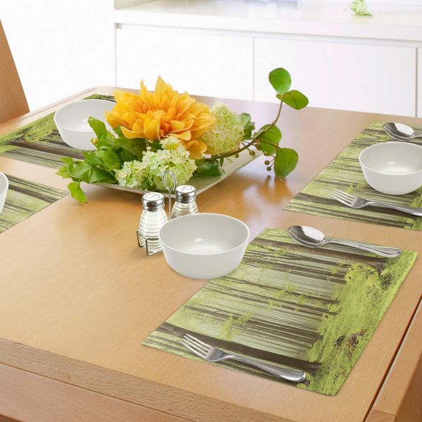 Tovagliette Abakuhaus Wald, Misty Spring Beech Forest Nelle Montagne Dell'europa Centrale Immagine Della Natura Selvaggia, Tiscjdeco In Tessuto Resistente Al Colore Per La Sala Da Pranzo E La Cucina, Beige Verde-image