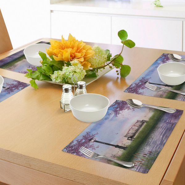 Tovagliette Abakuhaus Natur, Panchina Su Un Fiume Che Scorre Con Alberi Di Lavanda A Forma Di Falce Di Luna E Illustrazione Di Erba, Tiscjdeco In Tessuto Resistente Al Colore Per La Sala Da Pranzo E La Cucina, Multicolore-image