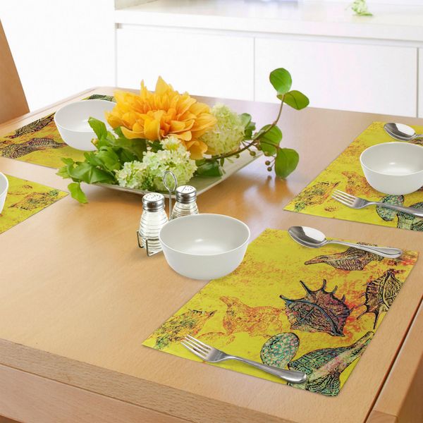 Tovagliette Abakuhaus Con Conchiglie, Motivo Sfumato Con Sfondo Mosso E Conchiglie Stilizzate, Tema Marino Sottomarino, Tiscjdeco In Tessuto Resistente Al Lavaggio Per Sala Da Pranzo E Cucina, Giallo Verde Acqua-image