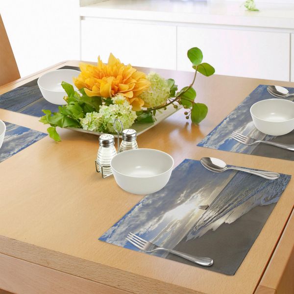 Tovagliette Nautiche Abakuhaus, Una Barca A Vela Vicino A Una Spiaggia Sabbiosa In Moody Sunset Paradise Tropical Theme, Tiscjdeco In Tessuto Resistente Al Lavaggio Per La Sala Da Pranzo E La Cucina, Bianco Beige Blu-image