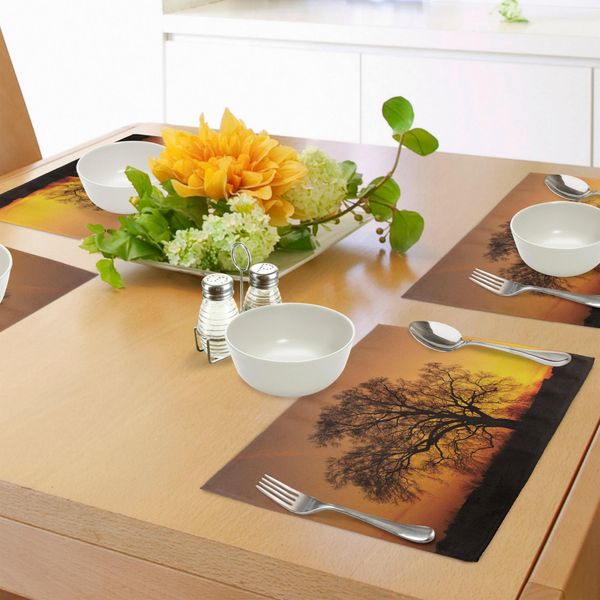 Abakuhaus Tovagliette Ad Albero, Quercia Al Tramonto Horizon Golden Yellow Sun Rays Paesaggio Rurale Immagine Naturale, Tiscjdeco In Tessuto Resistente Al Colore Per La Sala Da Pranzo E La Cucina, Arancione Marrone-image