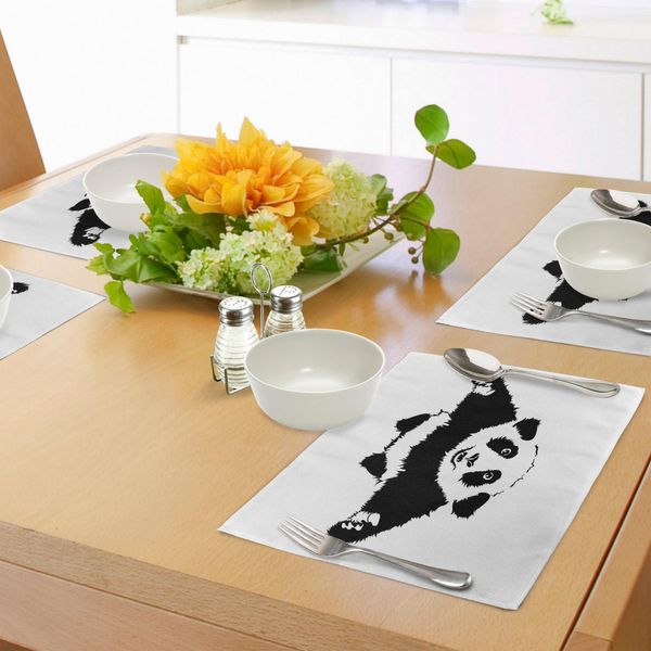 Tovagliette Abakuhaus Panda, Simpatico Panda Che Vorrebbe Abbracciare E Coccolare Una Deliziosa Illustrazione Cartoon, Stampa Digitale Su Tessuto Lavabile, Decorazione Da Tavola Per La Cucina, Bianco E Nero.-image