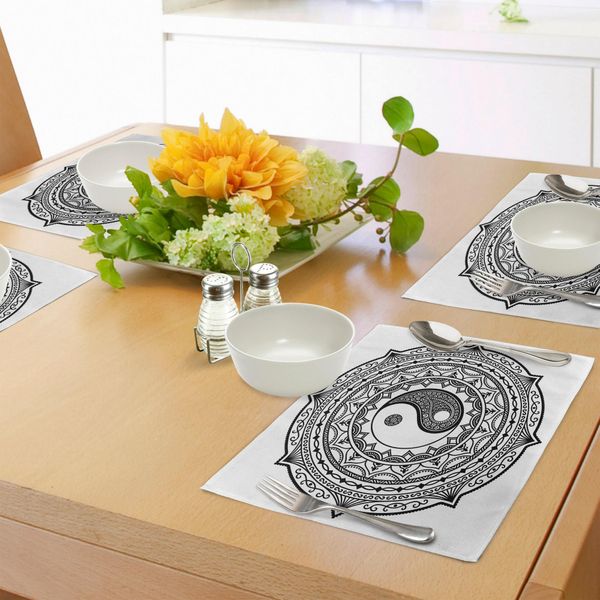 Tovagliette Abakuhaus Ying Yang, Motivo Mandala Circolare Con Simbolo Yin Yang Realizzato Con Motivo Paisley Karma Kosmos, Tovaglietta Decorativa In Tessuto Resistente Al Lavaggio Per Sala Da Pranzo E Cucina, Bianco E Nero-image