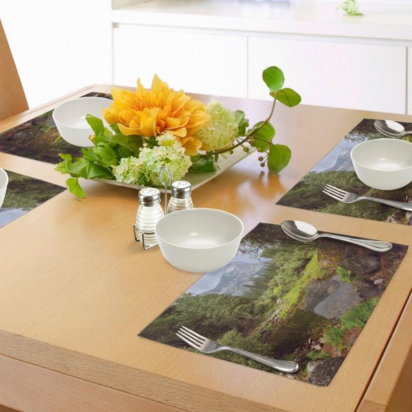 Tovagliette Abakuhaus Yosemite, Piccola Primavera Forest Distant Mountain Immagine Del Parco Nazionale Di Yosemite Stampa Paesaggistica, Tiscjdeco In Tessuto Resistente Al Lavaggio Per Sala Da Pranzo E Cucina, Verde-image