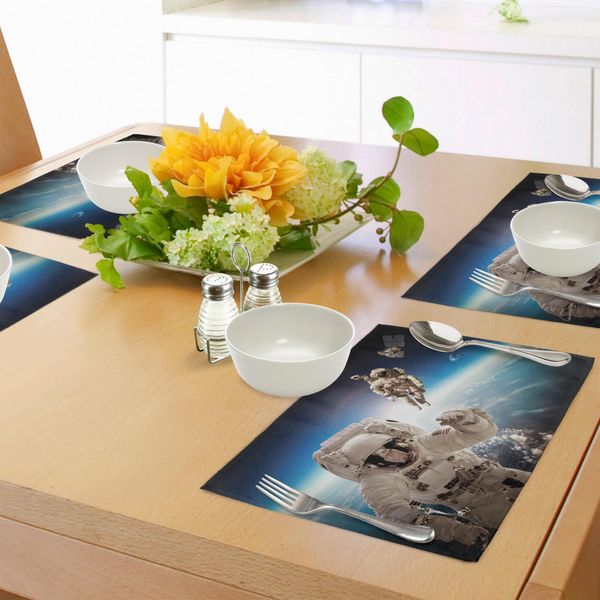 Tovagliette Abakuhaus Space, Equipaggio Di Cosmonauti Nell'universo, Atmosfera Astronomica, Immagine Ispirata Al Viaggio Astrale, Tiscjdeco In Tessuto Resistente Ai Colori Per La Sala Da Pranzo E La Cucina, Beige E Blu.-image