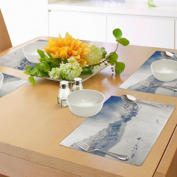 Tovagliette Invernali Abakuhaus, La Fantasia Arriva Nel Mondo Con Le Scogliere Innevate E Le Alpi Rocciose, Vuote, Tiscjdeco In Tessuto Resistente Ai Colori Per La Sala Da Pranzo E La Cucina, Bianco Blu-image