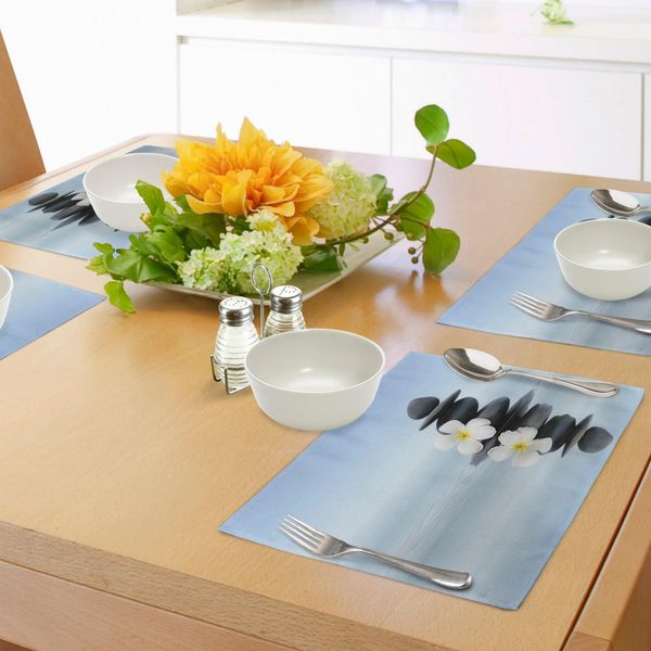 Tovagliette Abakuhaus Spa, Pietre Calde Per Massaggi Zen Con Riflessi Asiatici Di Frangipani Plumera Sull'acqua, Tiscjdeco In Tessuto Resistente Al Lavaggio Per La Sala Da Pranzo E La Cucina, Grigio Azzurro-image