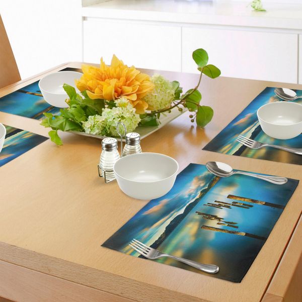 Abakuhaus Tovagliette Turchesi, Paesaggio Surreale Con Terrazza In Legno E Nuvole Nel Cielo Dreamlike Coastal Charm, Tiscjdeco In Tessuto Resistente Al Lavaggio Per La Sala Da Pranzo E La Cucina, Turchese Bianco-image