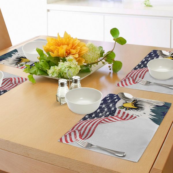 Abakuhaus Tovagliette Con Bandiera Americana, Aquila Americana Con Effetto Grunge 4 Luglio Usa, Immagine Dell'indipendenza Del Paese, Tiscjdeco In Tessuto Resistente Ai Colori Per La Sala Da Pranzo E La Cucina, Multicolore-image