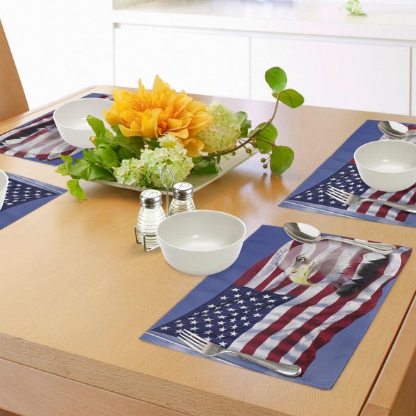 Abakuhaus Tovagliette Con Bandiera Americana, Benedici L'america Con La Bandiera Al Vento Con Immagine Doppia Dell'aquila, Tiscjdeco In Tessuto Resistente Al Colore Per La Sala Da Pranzo E La Cucina, Multicolore-image
