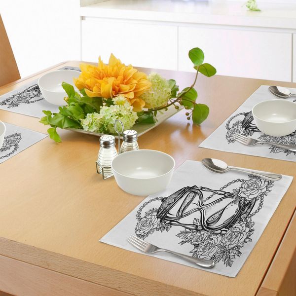 Tovagliette Abakuhaus Con Tatuaggi, Disegno A Matita, Tema Romantico, Clessidra Simbolo Dell'amore Eterno Con Stampa Di Rose, Tiscjdeco In Tessuto Resistente Al Lavaggio Per La Sala Da Pranzo E La Cucina, Bianco E Nero-image