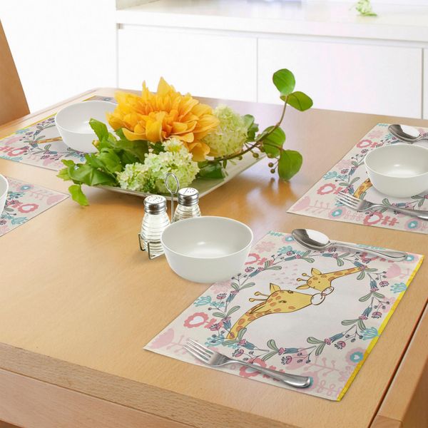 Abakuhaus Tovagliette Giraffa, Cartoon Mamma E Figure Di Animali Circondate Da Ornamenti Floreali Heart Shapes Flowers, Tiscjdeco In Tessuto Resistente Al Lavaggio Per La Sala Da Pranzo E La Cucina, Multicolore-image
