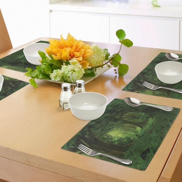Tovagliette Abakuhaus Natur, Fogliame Tropicale Della Giungla Nel Paesaggio Meditativo Dell'himalaya Asiatico, Tiscjdeco In Tessuto Resistente Al Colore Per La Sala Da Pranzo E La Cucina, Verde-image