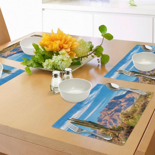 Tovagliette Abakuhaus Cactus, Paesaggio Con Cactus Delle Montagne Soleggiate E Dei Deserti, Cespugli Botanici, Cielo Con Nuvole, Tiscjdeco In Tessuto Resistente Al Lavaggio Per La Sala Da Pranzo E La Cucina, Multicolore-image