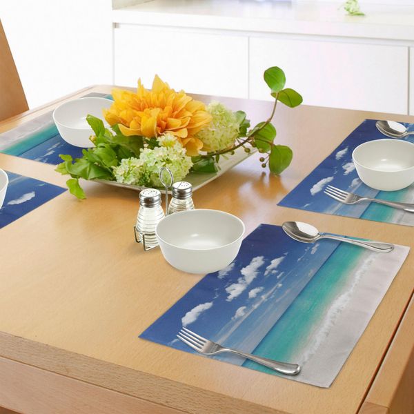 Tovagliette Abakuhaus Tropical, Spiaggia Estiva Con Cielo Meraviglioso, Rilassati In Vacanza, Panorama Costiero Sereno, Tiscjdeco In Tessuto Resistente Al Lavaggio Per Sala Da Pranzo E Cucina, Turchese Bianco Blu-image