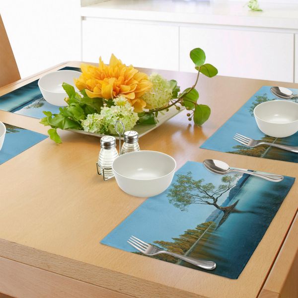 Tovagliette Abakuhaus Natur, Albero Primaverile Sulla Superficie Del Lago - Sorprese Surreali Della Madre Terra - Stampa Fotografica, Tiscjdeco In Tessuto Resistente Al Lavaggio Per La Sala Da Pranzo E La Cucina, Verde Felce Verde Acqua-image