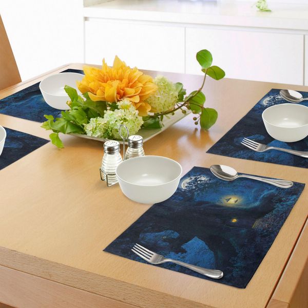 Tovagliette Abakuhaus Wald, Notte Magica Con Casetta Nel Tronco Dell'albero Secolare - Tema Fiabesco Della Foresta Incantata, Tiscjdeco In Tessuto Resistente Al Lavaggio Per La Sala Da Pranzo E La Cucina, Blu-image