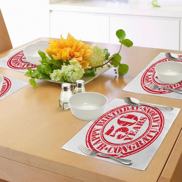 Abakuhaus 50° Compleanno Tovagliette, Grungy Annuncio Con Timbro Invecchiato Per Cinquant'anni Auguri, Tiscjdeco In Tessuto Resistente Al Lavaggio Per La Sala Da Pranzo E La Cucina, Rosso Cinabro Bianco-image