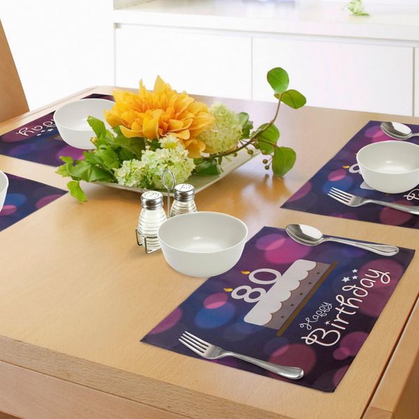 Abakuhaus 80° Compleanno Tovagliette, Sfondo Astratto Con Torta Di Compleanno E Candeline, Decorazioni Da Tavola In Tessuto Resistente Al Lavaggio Per Sala Da Pranzo E Cucina, Viola E Rosa-image