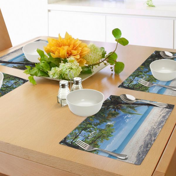 Tovagliette Estive Abakuhaus, Spiaggia Tropicale E Oceano Dietro Una Palma, Immagine Esotica Delle Vacanze Caraibiche, Tiscjdeco In Tessuto Resistente Al Lavaggio Per La Sala Da Pranzo E La Cucina, Verde Felce, Azzurro Cielo, Beige-image