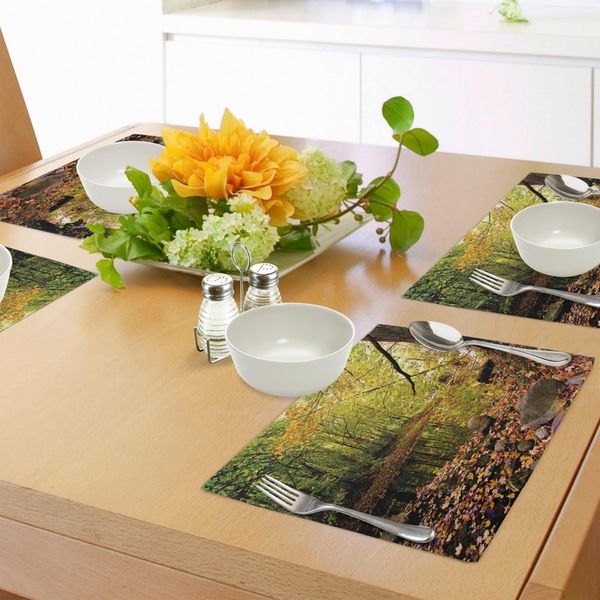 Abakuhaus Tovagliette Paesaggistiche, Fiume Di Pini Nella Foresta Autunnale, Foglie Di Acero Sbiadite In Autunno, Tiscjdeco In Tessuto Resistente Al Colore Per La Sala Da Pranzo E La Cucina, Giallo Cannella Verde-image
