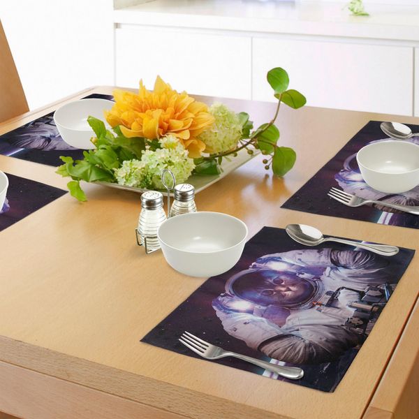 Abakuhaus Tovagliette Raum Katze, Kitty In Tuta Da Cosmonauta In Galaxy Stars Supernova Design-Bild, Tiscjdeco In Tessuto Resistente Al Lavaggio Per La Sala Da Pranzo E La Cucina, Blu Scuro, Viola E Bianco-image