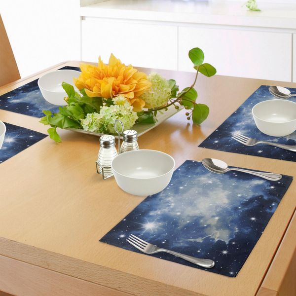 Abakuhaus Set Di Tovagliette, Galassie Blu Nel Cielo Notturno Immagine Celeste Stelle Nebulosa Magica, Tiscjdeco In Tessuto Resistente Al Lavaggio Per La Sala Da Pranzo E La Cucina, Azzurro Blu Scuro Bianco-image