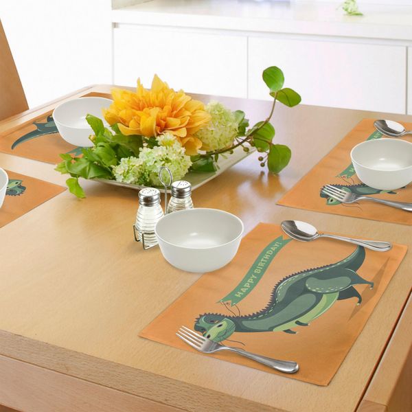 Tovagliette Abakuhaus Per Compleanni, Divertenti Dinosauri In Stile Caricaturale Con Tema "Buon Compleanno"", Decorazioni Da Tavola In Tessuto Resistente Ai Colori Per La Sala Da Pranzo E La Cucina, Verde Chiaro Arancione Verde"-image