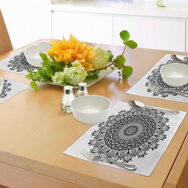 Tovagliette Abakuhaus Lotus, Mandala Arabesco Con Effetto Floreale, Stile Boho Folk Orientale, Illustrazione Artistica Sacra, Tiscjdeco In Tessuto Resistente Al Lavaggio Per Sala Da Pranzo E Cucina, Bianco E Nero-image