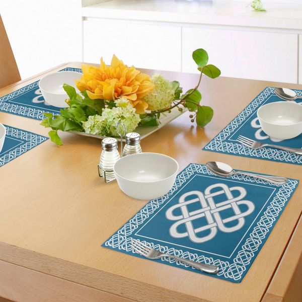 Abakuhaus Tovagliette Irlandesi, Bordo Con Motivo Celtico Del Nodo Dell'amore, Simbolo Di Fortuna, Design Storico Dell'amuleto, Tiscjdeco In Tessuto Resistente Al Lavaggio Per La Sala Da Pranzo E La Cucina, Bianco-image