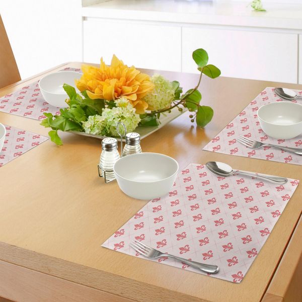 Abakuhaus Tovagliette In Corallo, Motivo A Quadri Con Antico Simbolo Della Fleur De Lis Royal French Lily Flower, Tiscjdeco In Tessuto Resistente Al Lavaggio Per La Sala Da Pranzo E La Cucina, Rosa Baby E Rosso Corallo-image