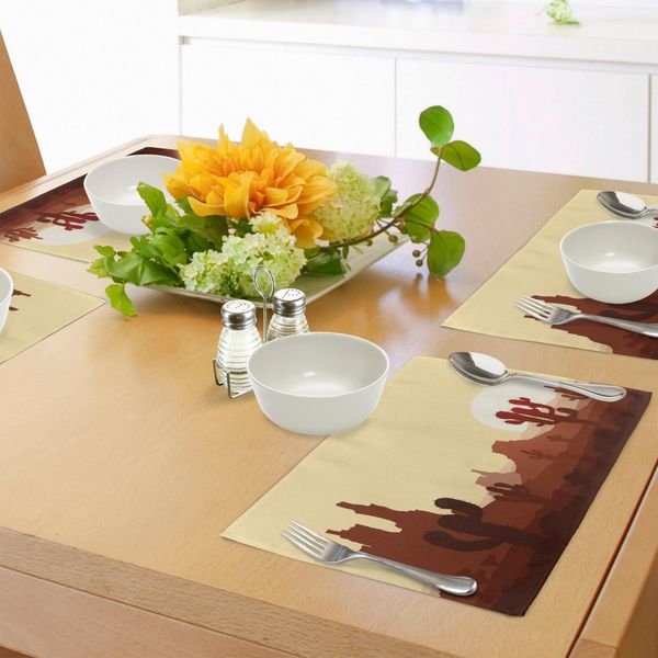 Tovagliette Abakuhaus Cactus, Paesaggio Arido Con Tramonto Nel Deserto Roccioso Di Saguaro E Sulle Montagne, Tiscjdeco In Tessuto Resistente Al Lavaggio Per La Sala Da Pranzo E La Cucina, Redwood Giallo Marrone-image