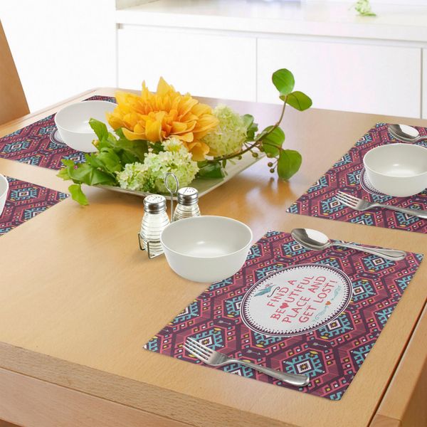Abakuhaus Tovagliette Indiane Americane, Motivi Tribali Hipster, Elementi Geometrici, Testo Tipografico, Tessuto Lavabile E Resistente Al Lavaggio Per Sala Da Pranzo E Cucina, Corallo Scuro, Turchese, Giallo.-image