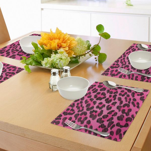 Abakuhaus Tovagliette Per Camera Dei Ragazzi, Vivace Motivo Leopardato Alla Moda, Colori Moderni, Selvaggi E Sexy, Tiscjdeco In Tessuto Resistente Al Lavaggio Per Sala Da Pranzo E Cucina, Magenta E Nero-image