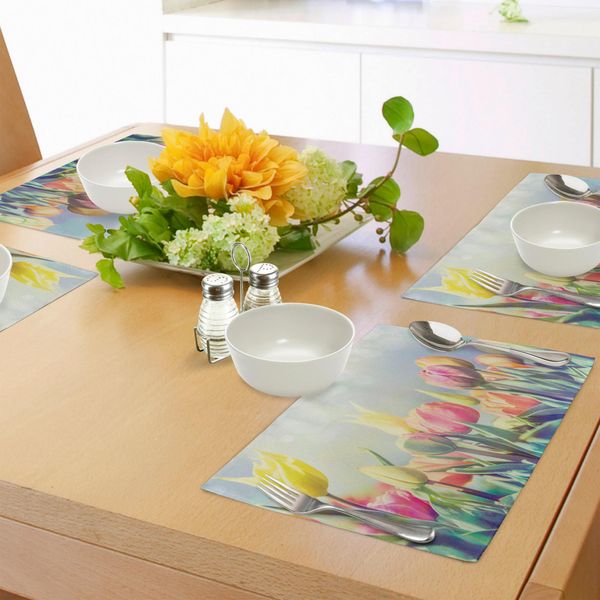 Tovagliette Pastello Abakuhaus, Letto Di Tulipani Nel Parco Paesaggio Sereno Felicità Immagine Fresca Di Primavera Ambiente, Tiscjdeco In Tessuto Resistente Al Lavaggio Per La Sala Da Pranzo E La Cucina, Multicolore-image