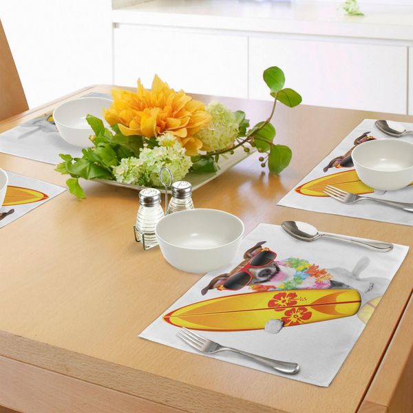 Abakuhaus Cavalca L'onda Tovagliette, Cucciolo Surfista Con Occhiali Da Sole E Fiori Tropicali Di Ibisco Hawaiian Dog Print, Tiscjdeco In Tessuto Resistente Al Lavaggio Per La Sala Da Pranzo E La Cucina, Multicolore-image