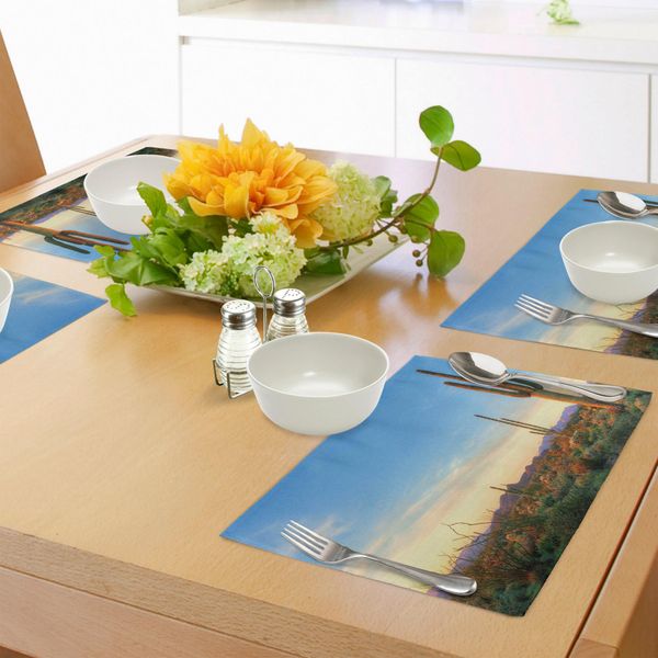 Abakuhaus Tovagliette Desertiche, Sonoran Desert Day - Ultimi Raggi Cactus Saguaro - Vegetazione Selvaggia, Tiscjdeco In Tessuto Resistente Al Colore Per La Sala Da Pranzo E La Cucina, Azzurro Arancione Verde-image