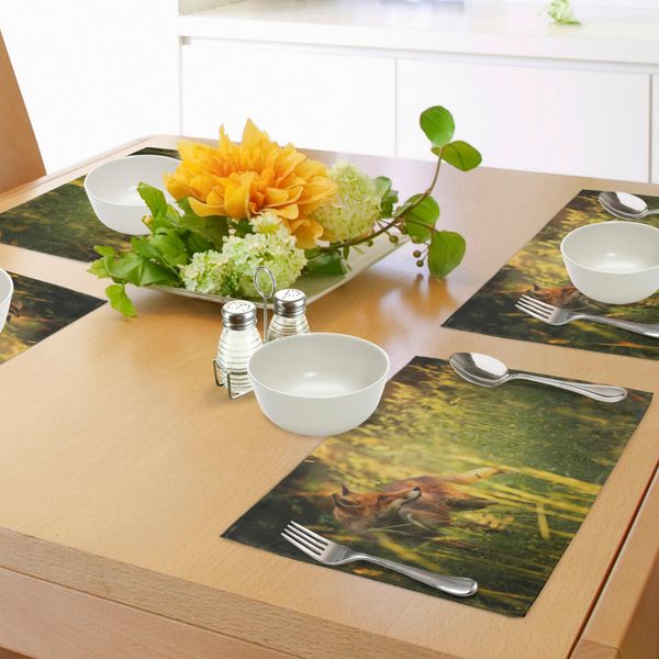 Tovagliette Abakuhaus Con Volpe, Volpe Nella Foresta Estiva, Prati Freschi, Erba Selvaggia, Vixen, Mammifero, Natura, Tiscjdeco In Tessuto Resistente Al Colore Per La Sala Da Pranzo E La Cucina, Giallo Verde Arancione-image