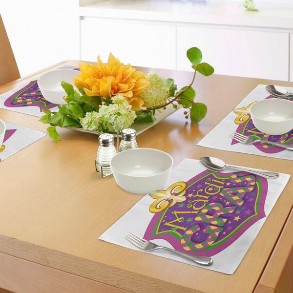 Tovagliette Abakuhaus Mardi Gras, Blazon Design Festivo Con Scritta Mardi Gras E Simbolo Fleur De Lis, Tiscjdeco In Tessuto Resistente Ai Colori Per La Sala Da Pranzo E La Cucina, Giallo Verde Viola-image