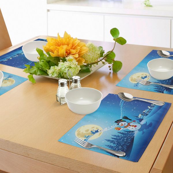 Tovagliette Natalizie Abakuhaus, Paesaggio Innevato Con Pini, Case, Cielo Stellato, Luna Piena E Babbo Natale Con Regali, Decorazioni Da Tavola In Tessuto Resistente Al Lavaggio Per Sala Da Pranzo E Cucina, Grigio, Bianco, Blu-image