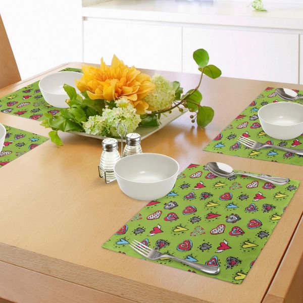 Abakuhaus Tovagliette Con Scarabocchi, Cuori Disegnati A Mano Con Forme E Dimensioni Diverse Che Esprimono Amore E Affetto, Stampa Digitale Su Tessuto Lavabile, Decorazione Da Tavola Per La Cucina, Verde Avocado E Rosso.-image
