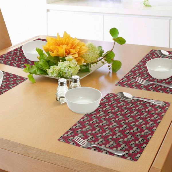 Tovagliette Abakuhaus Rose, Teschi Grafici E Boccioli Di Rosa Rossa. Motivo Retrò Gotico Ispirato Ad Halloween, Decorazione Da Tavola In Tessuto Resistente Ai Colori Per La Sala Da Pranzo E La Cucina, Rosso Cinabro, Verde, Marrone Chiaro.-image
