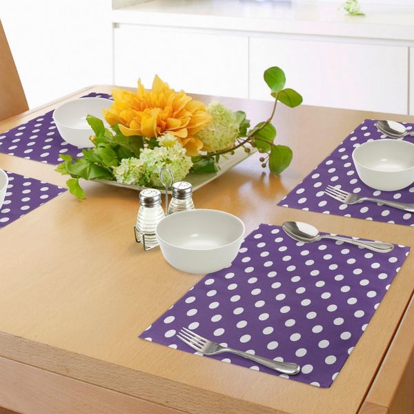 Abakuhaus Tovagliette A Forma Di Melanzana, Pois Bianchi Ordinati E Sfondo Viola Con Motivo Tradizionale, Tiscjdeco In Tessuto Resistente Al Lavaggio Per La Sala Da Pranzo E La Cucina, Viola Bianco-image