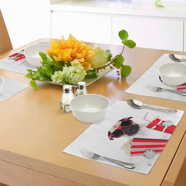 Abakuhaus Tovagliette Mops, Vai Ai Film Mops Cane Popcorn Bibita Analcolica Film Bicchieri Con Stelle Immagine Divertente Con Animali, Tiscjdeco In Tessuto Resistente Al Lavaggio Per La Sala Da Pranzo E La Cucina, Nero Crema Rosso-image