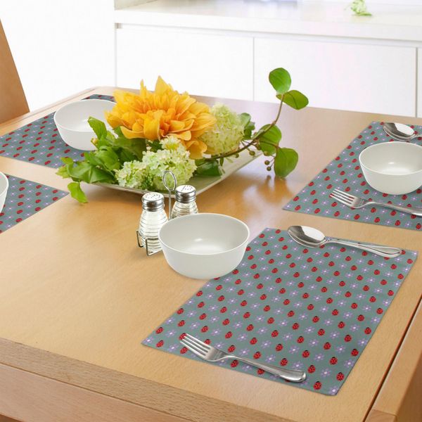 Abakuhaus Tovagliette A Forma Di Coccinella, Motivo Con Insetti E Fiori, Design Flora E Fauna, Ornamento Diagonale Con Fiori Lilla E Coleotteri, Tiscjdeco In Tessuto Resistente Al Lavaggio Per La Sala Da Pranzo E La Cucina, Multicolore-image