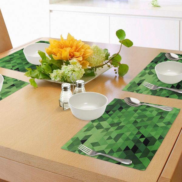 Abakuhaus Tovagliette Verdi, Triangoli In Tonalità Di Verde Motivo Mosaico Astratto Moderno Con Effetto Frattale, Tiscjdeco In Tessuto Resistente Al Lavaggio Per La Sala Da Pranzo E La Cucina, Verde Chiaro Verde Scuro-image
